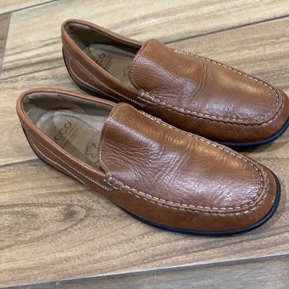 Men’s Ecco size 44 shoes in good condition